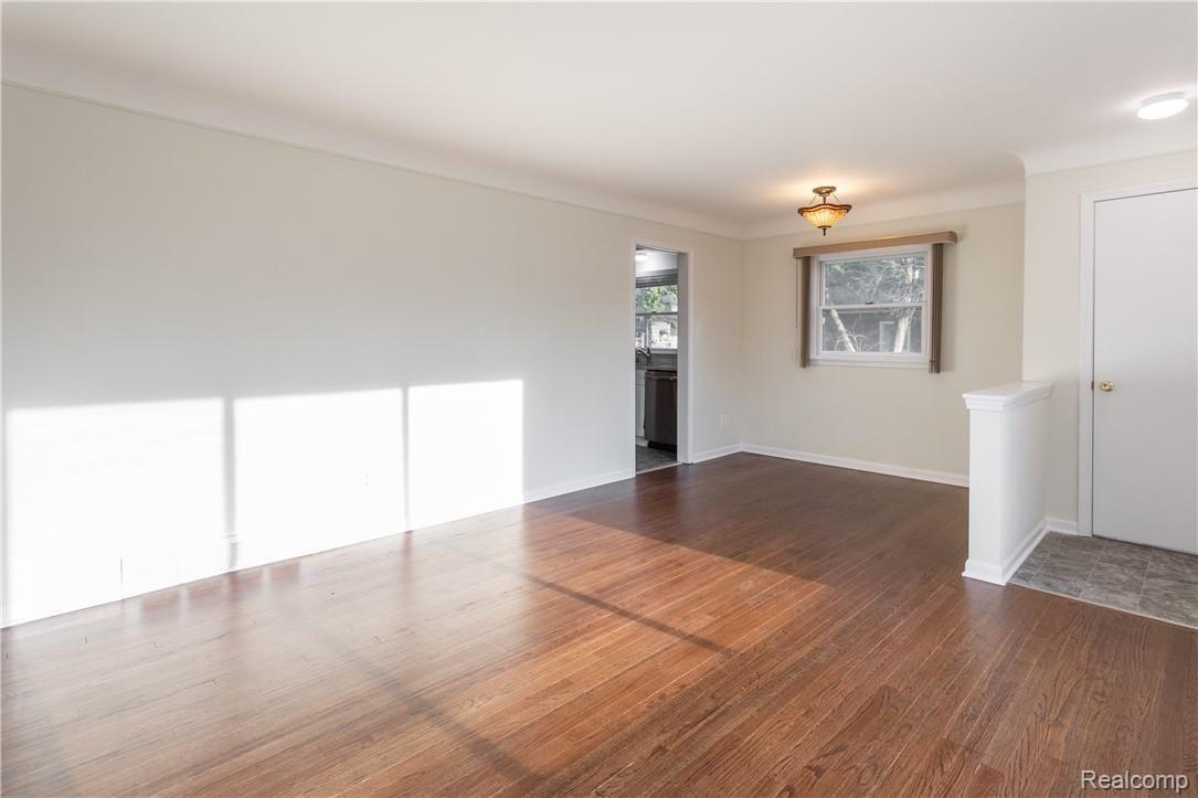 16986 Merriman Road Livonia, MI 48154 - Photo 7 of 32 244A6672.jpg