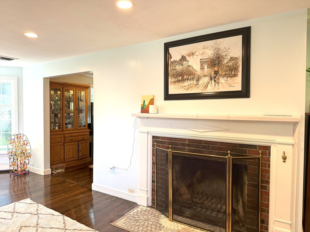 10 Meadowview Road Wayland, MA 01778 - Photo 10 of 33