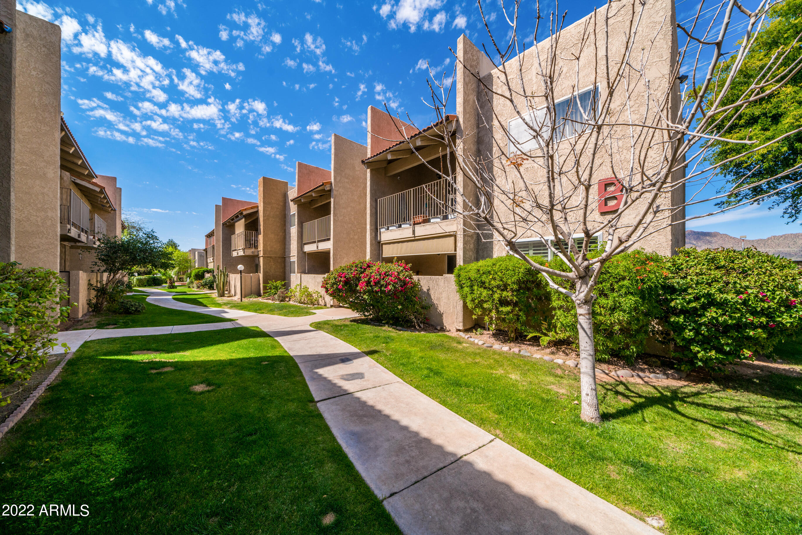5525 East Thomas Road East, Unit D2 Phoenix, AZ 85018 - Photo 1 of 8 DSC09964 - Copy - Copy