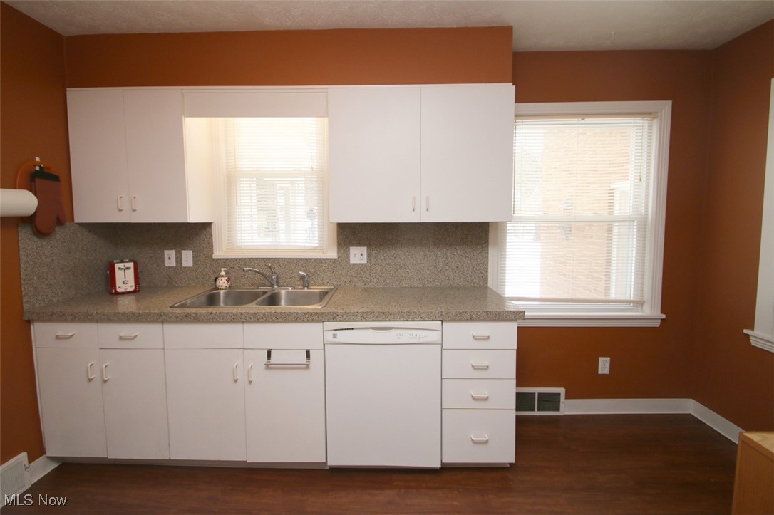 1635 Oakmount Road South Euclid, OH 44121 - Photo 19 of 50