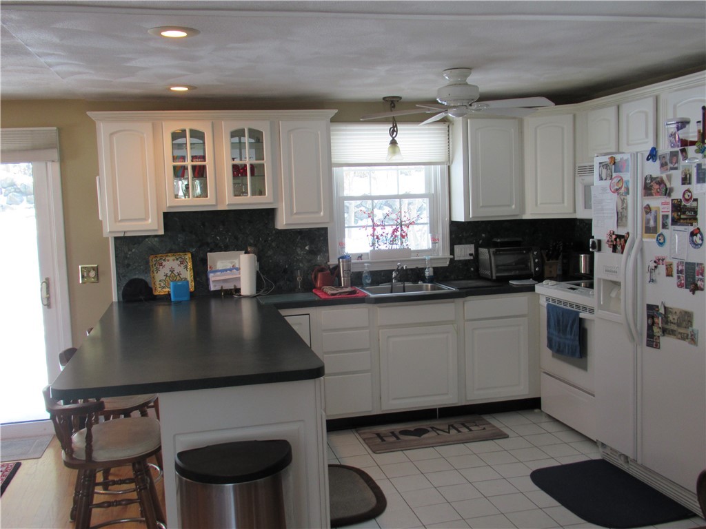 36 Pinecrest Road Scituate, RI 02857 - Photo 4 of 16