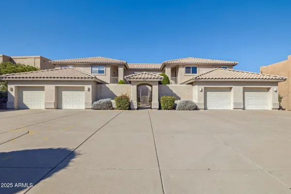 $428,000 | 13826 North Saguaro Boulevard, Unit 202, Fountain Hills, AZ 85268