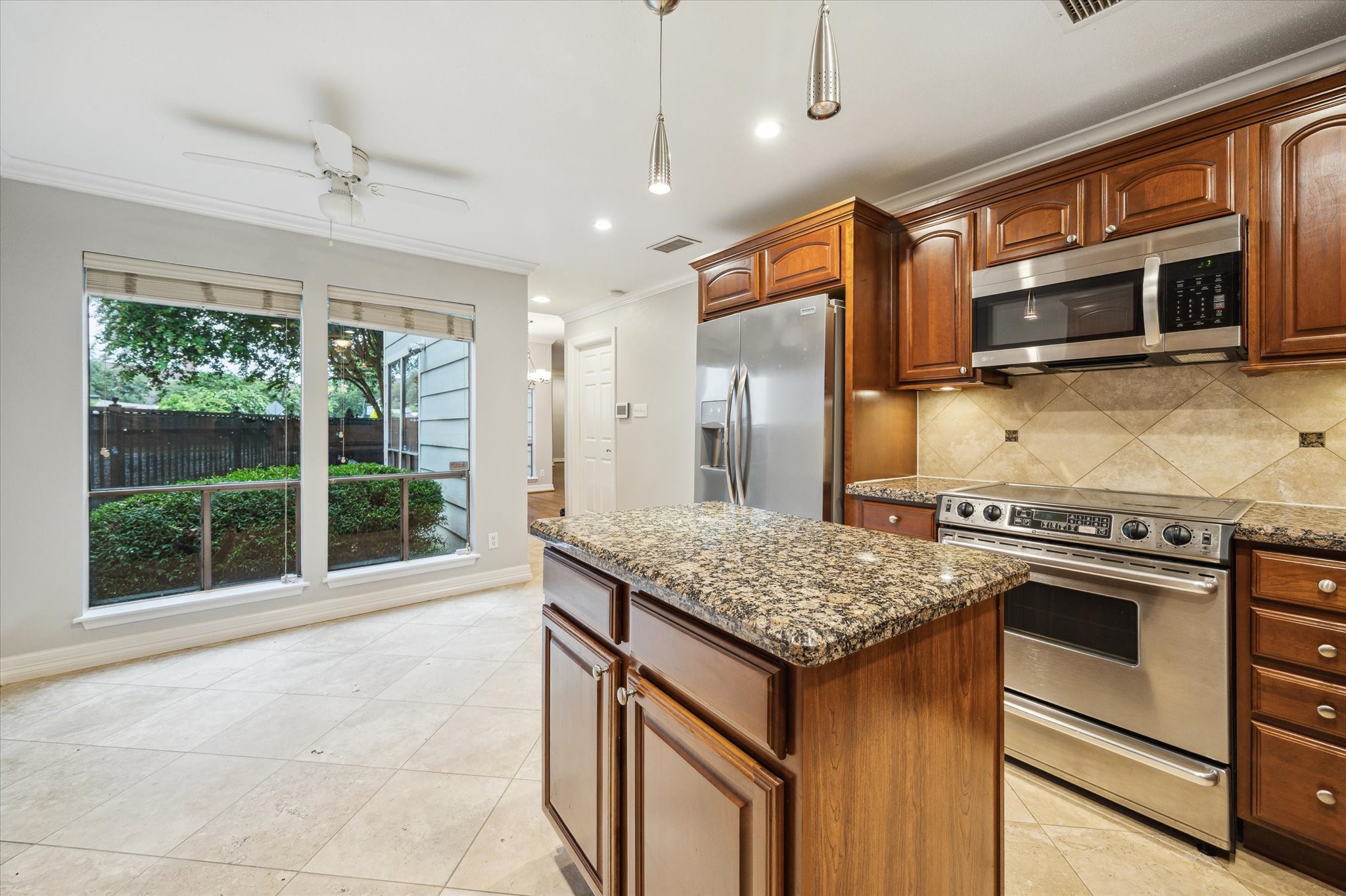 6310 Arnot Street Houston, TX 77007 - Photo 11 of 21 Large kitchen with room for a breakfast table. Center island great for meal prep!