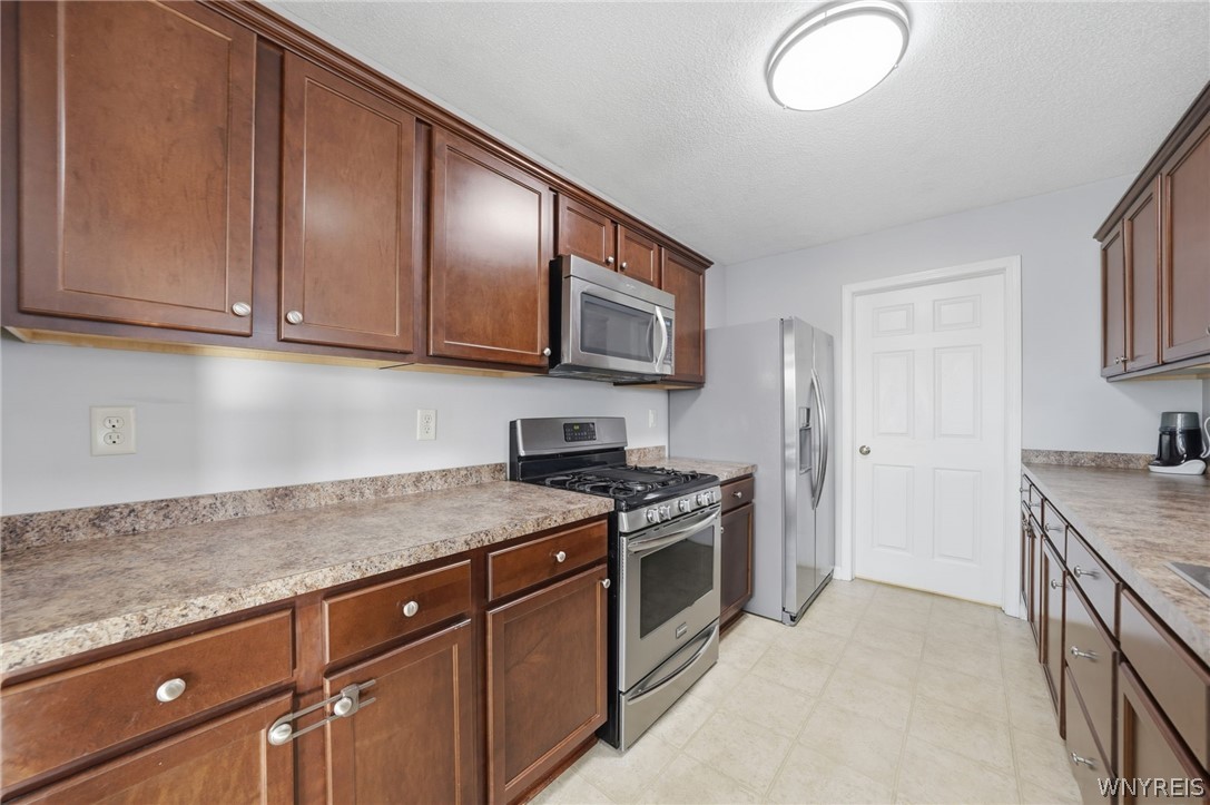 72 Hanover Street Lancaster, NY 14086 - Photo 10 of 44