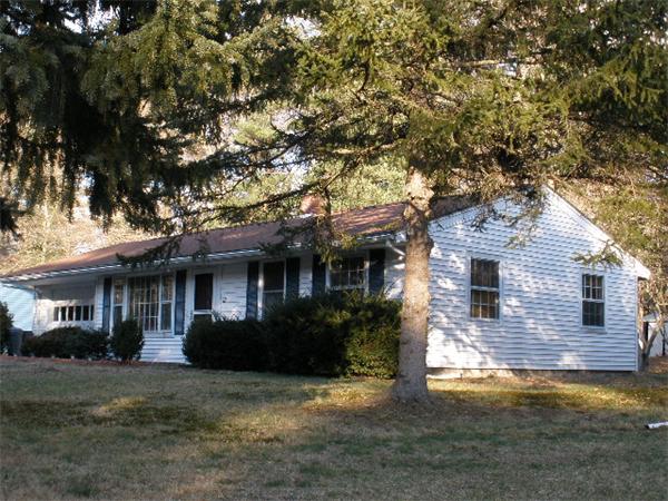 62 Francine Road Raynham, MA 02767 - Photo 3 of 16 Gallery Image 3