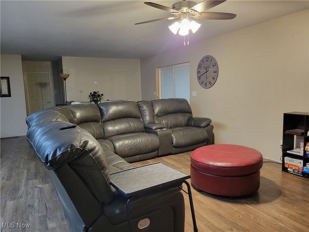 90361 Kilgore Ridge Road Scio, OH 43988 - Photo 11 of 34 Living room with ceiling fan and laminate flooring