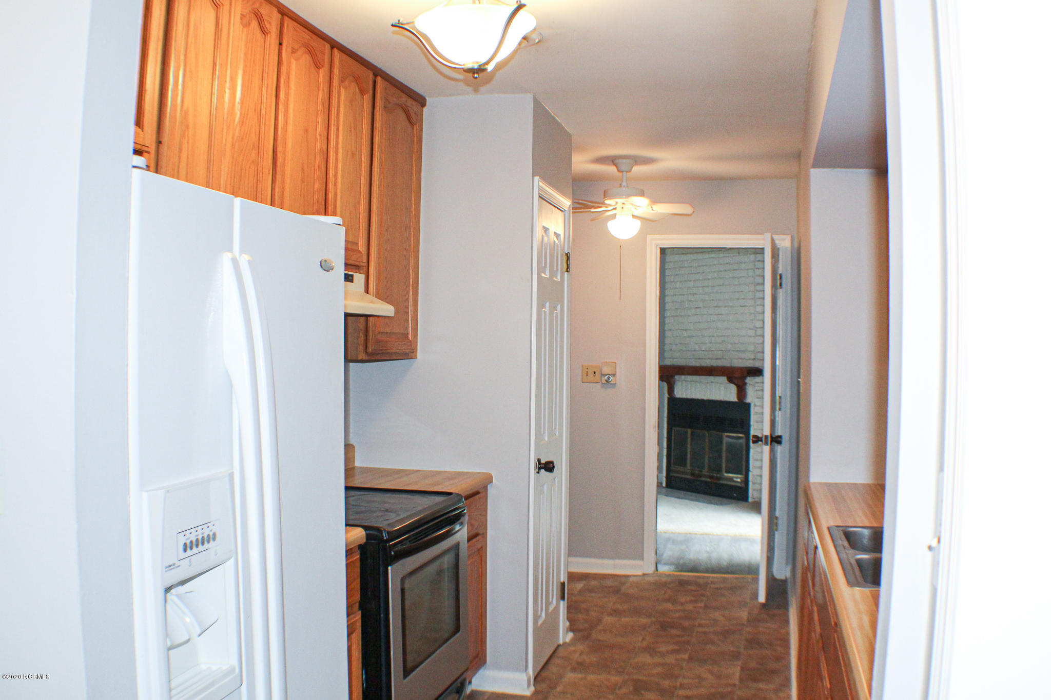 210 Poplar Road Havelock, NC 28532 - Photo 4 of 16 IMG_2880