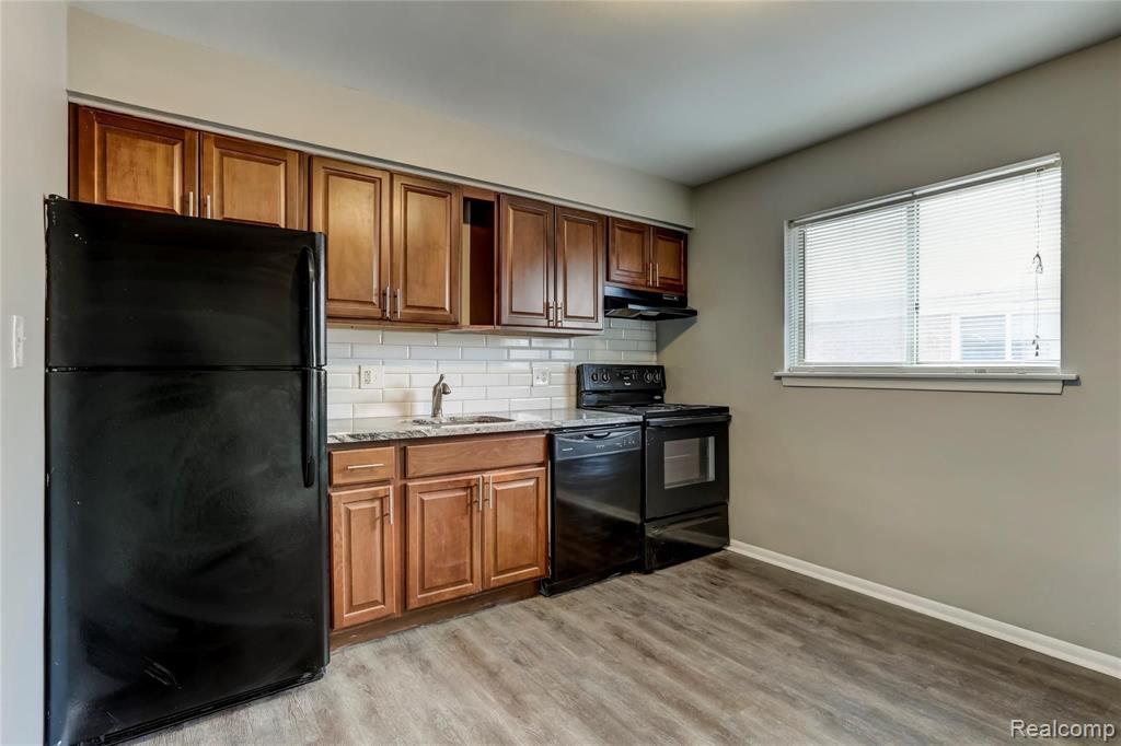 629 West Maple Road, Unit 3 Clawson, MI 48017 - Photo 3 of 13