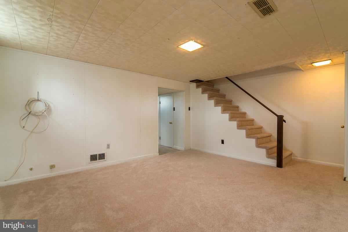 1561 Clairidge Road Baltimore, MD 21207 - Photo 21 of 28 Family Room
