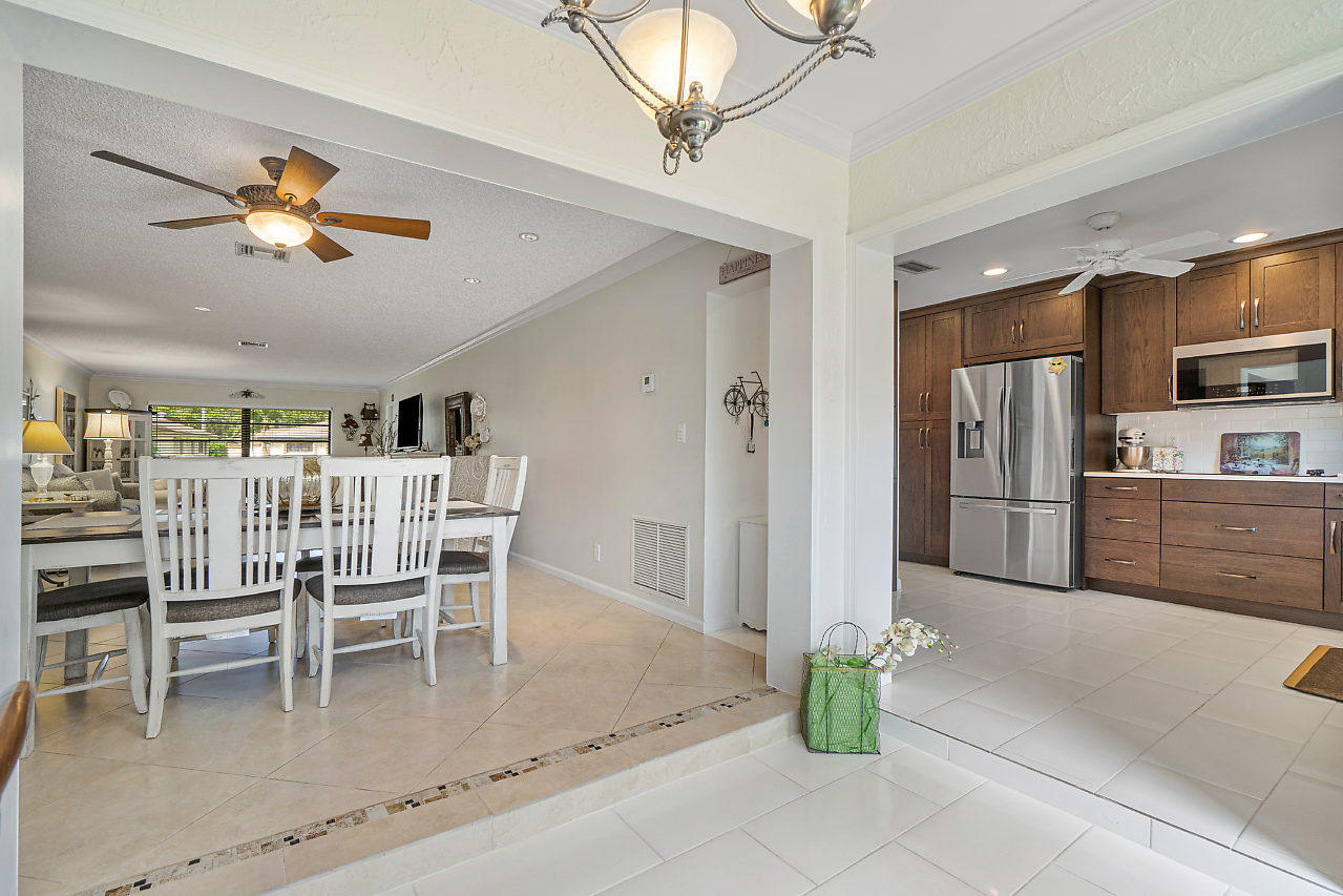 4855 Equestrian Road, Unit B Boynton Beach, FL 33436 - Photo 12 of 38 021-4855EquestrianRoad-BoyntonBeach-FL-3