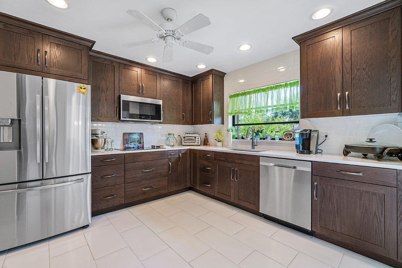 4855 Equestrian Road, Unit B Boynton Beach, FL 33436 - Photo 14 of 38 Upgraded Kitchen