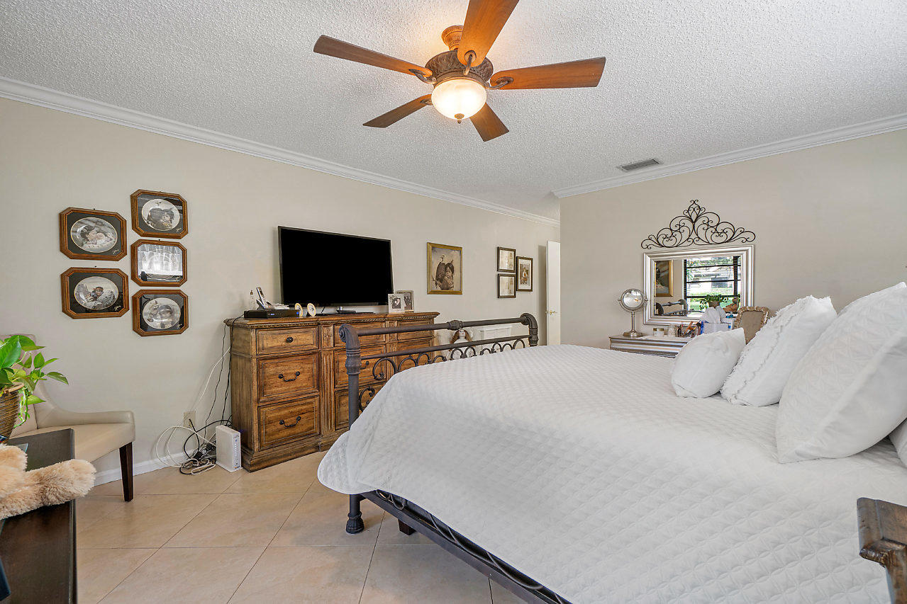 4855 Equestrian Road, Unit B Boynton Beach, FL 33436 - Photo 18 of 38 009-4855EquestrianRoad-BoyntonBeach-FL-3