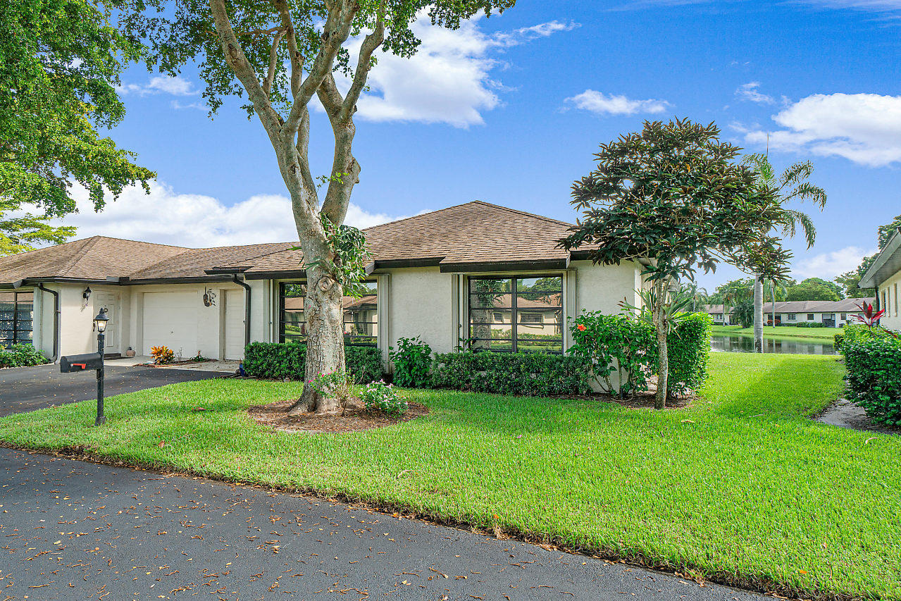 4855 Equestrian Road, Unit B Boynton Beach, FL 33436 - Photo 4 of 38 003-4855EquestrianRoad-BoyntonBeach-FL-3