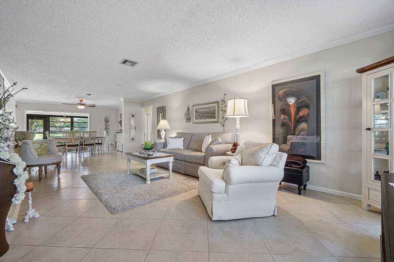 4855 Equestrian Road, Unit B Boynton Beach, FL 33436 - Photo 6 of 38 Large Living Room