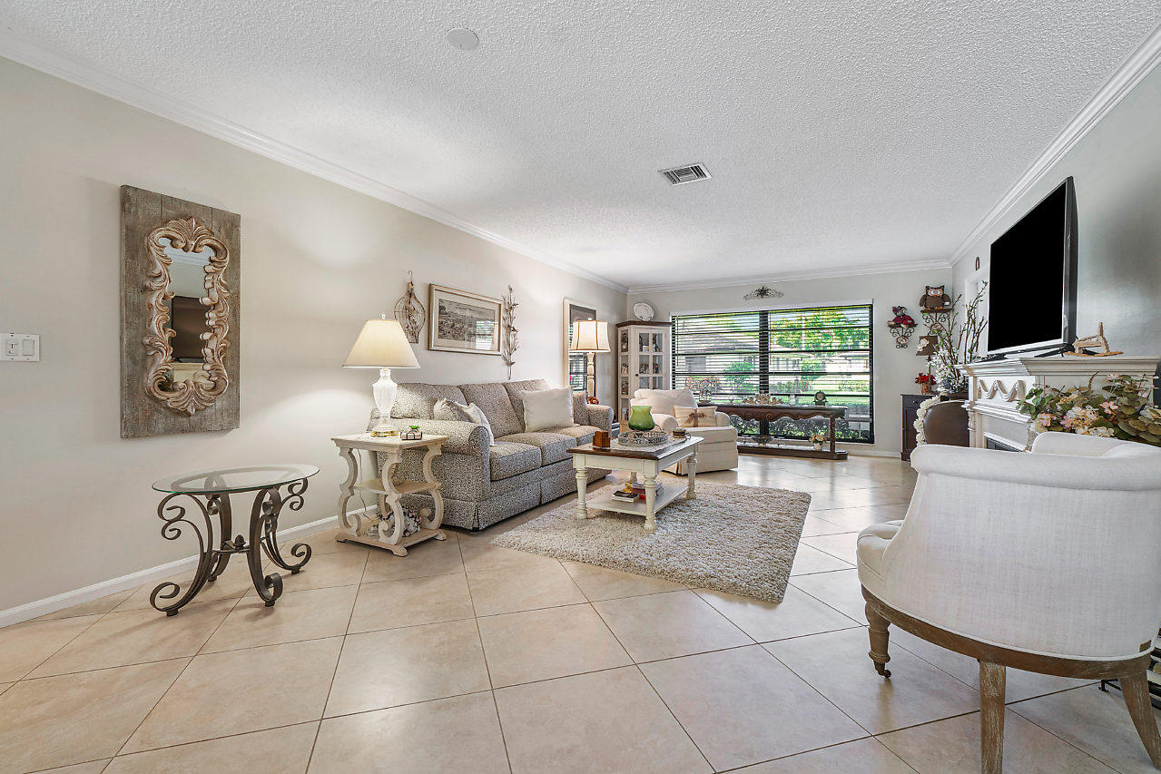4855 Equestrian Road, Unit B Boynton Beach, FL 33436 - Photo 8 of 38 019-4855EquestrianRoad-BoyntonBeach-FL-3