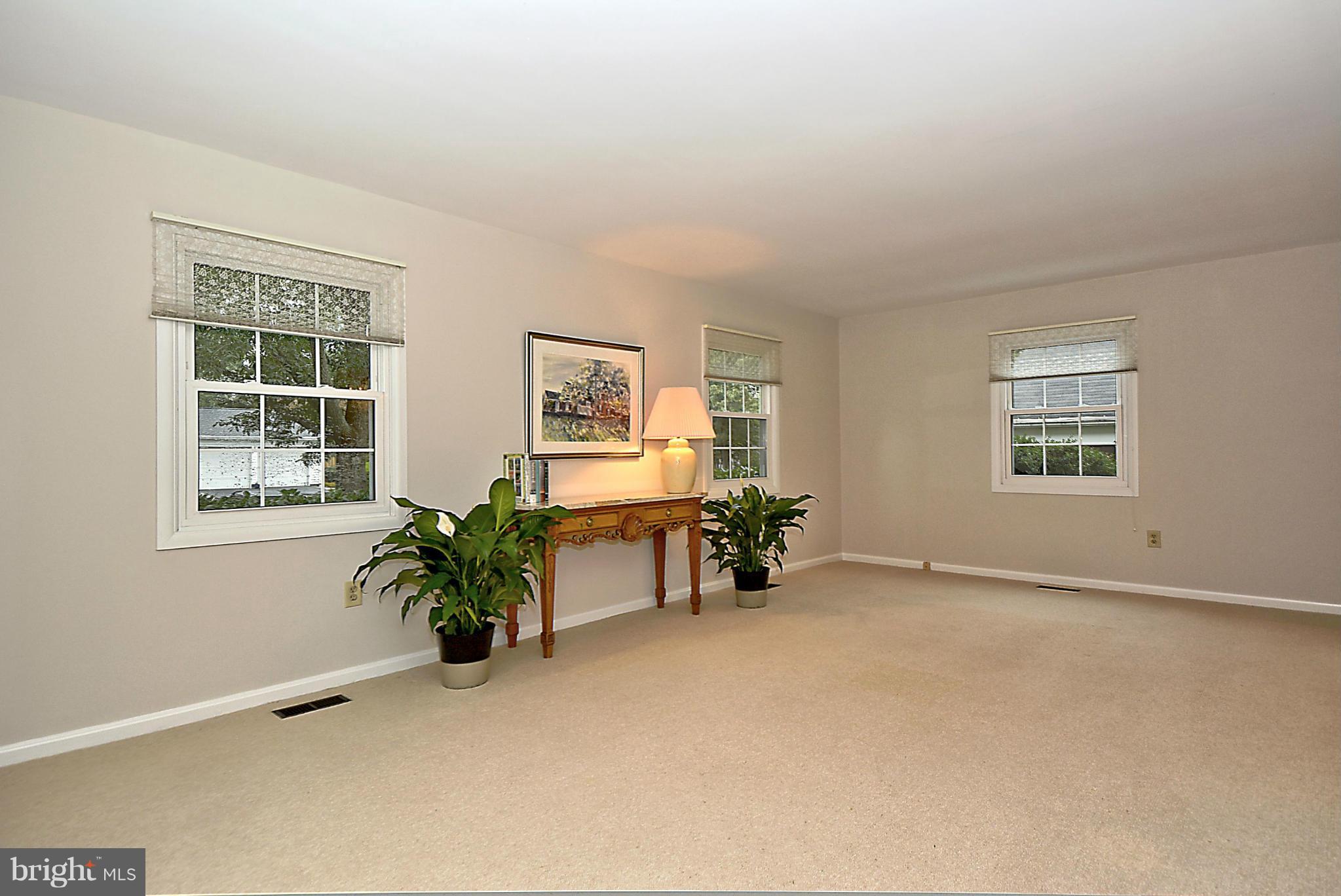1732 Tarleton Way Crofton, MD 21114 - Photo 5 of 27 Living Room