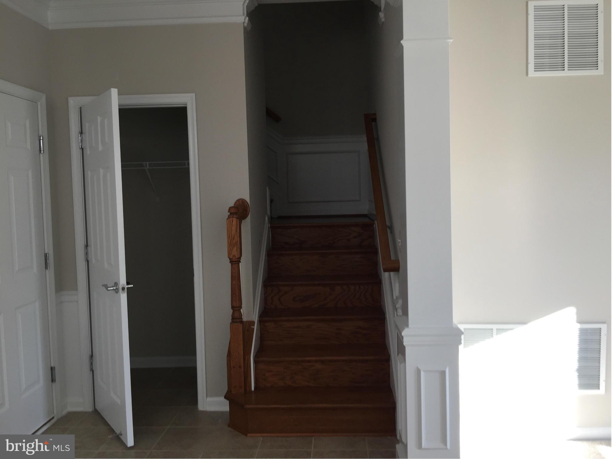 43535 Wheadon Terrace Chantilly, VA 20152 - Photo 23 of 30 foyer