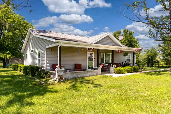 $269,000 | 7701 Green Meadow Road, Thompsonville, IL 62890