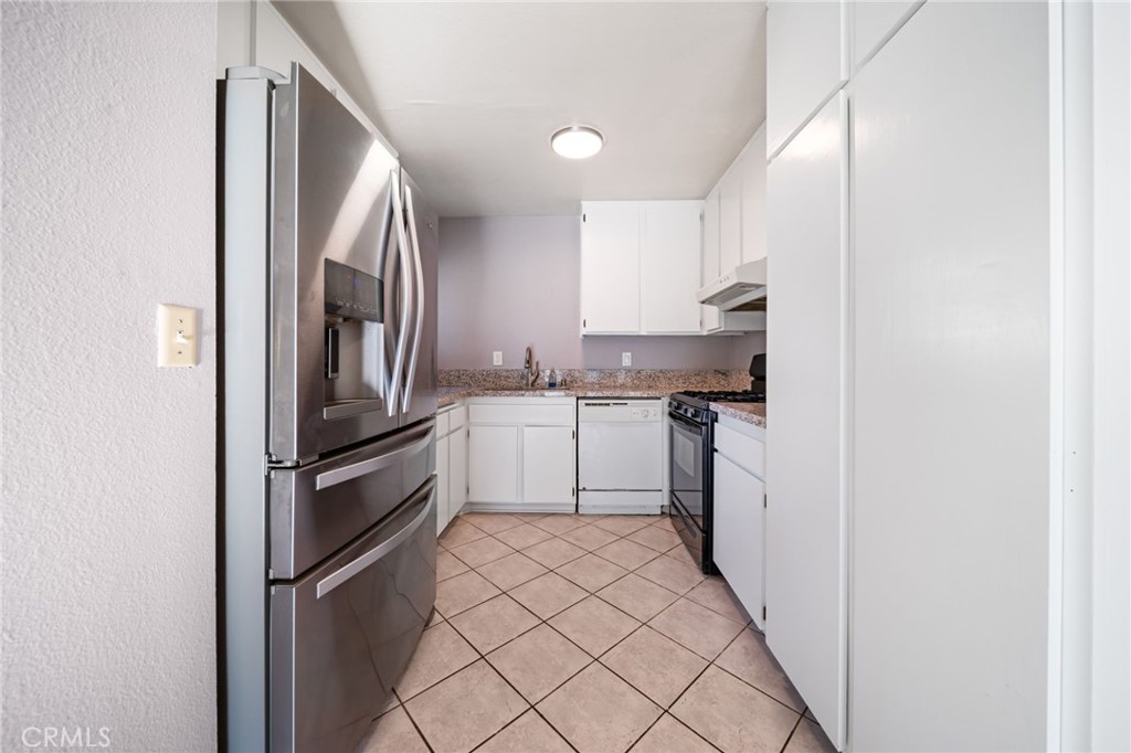 4630 San Jose Street, Unit T Montclair, CA 91763 - Photo 15 of 60 Galley Kitchen
