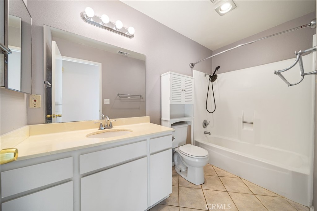 4630 San Jose Street, Unit T Montclair, CA 91763 - Photo 23 of 60 Hall bathroom