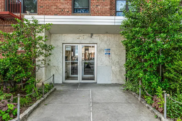 $399,000 | 140-15 Holly Avenue, Unit 4E | Flushing