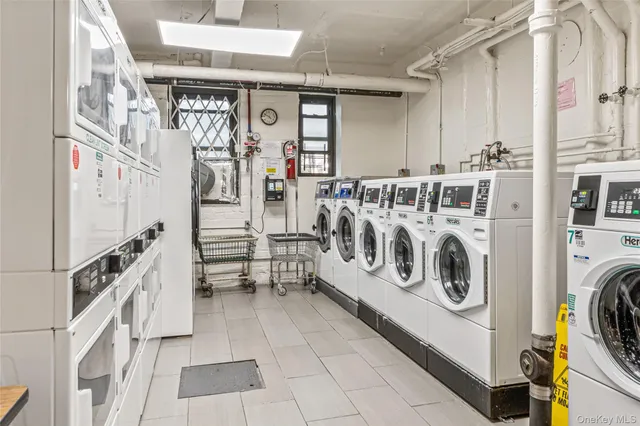 $399,000 | 140-15 Holly Avenue, Unit 4E | Flushing