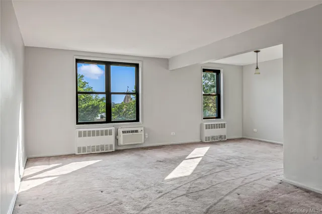 $399,000 | 140-15 Holly Avenue, Unit 4E | Flushing