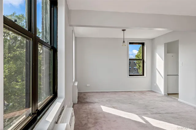 $399,000 | 140-15 Holly Avenue, Unit 4E | Flushing