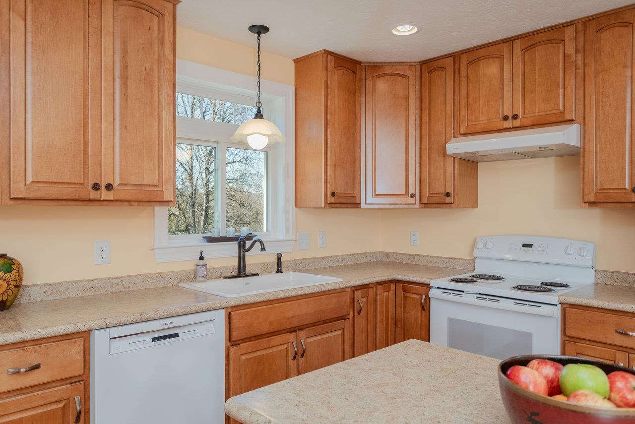 82 Smoky Row Road Staunton, VA 24401 - Photo 7 of 75