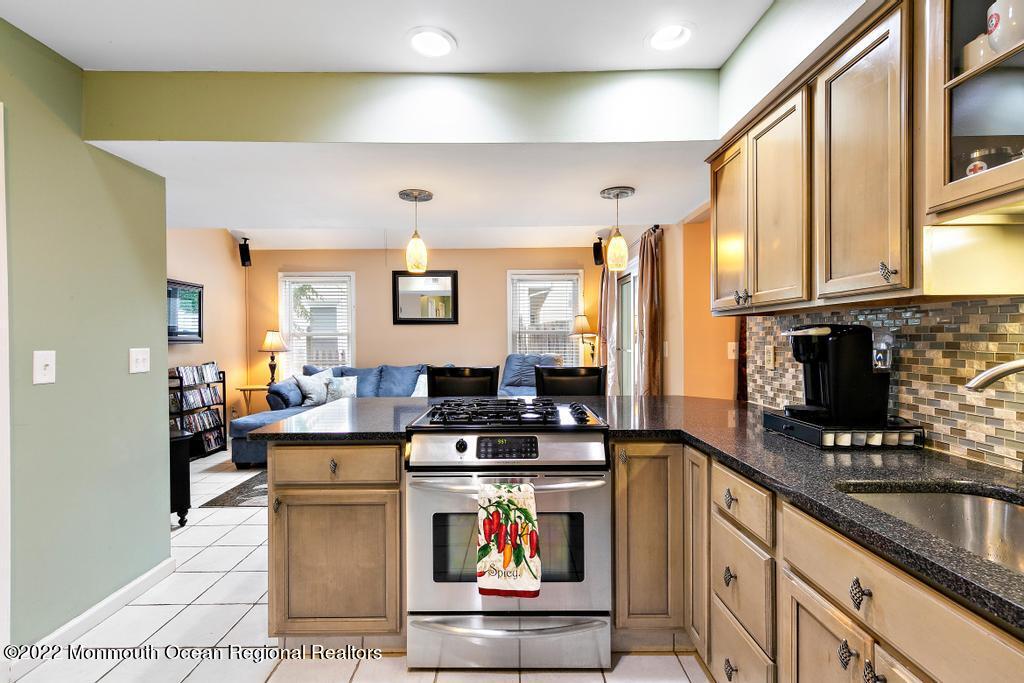 11 Sweet Gum Road Howell, NJ 07731 - Photo 14 of 46 11SweetGum-15