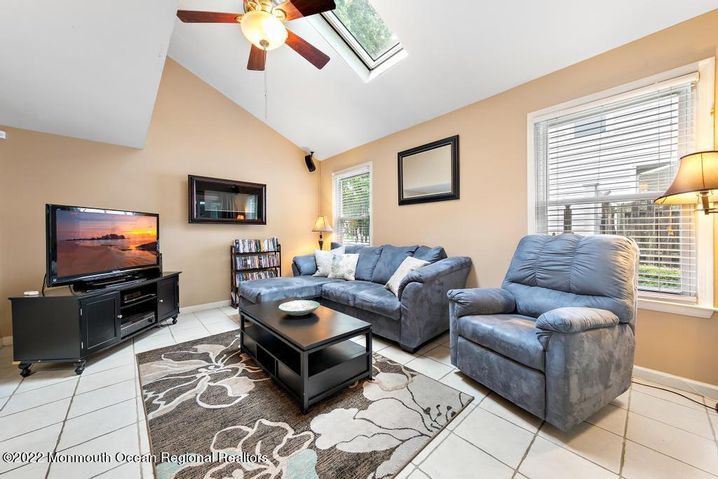 11 Sweet Gum Road Howell, NJ 07731 - Photo 5 of 46 11SweetGum-6