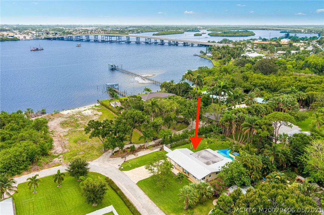 1050 Southwest Rio Vista Way Palm City, FL 34990 - Photo 4 of 23 Gallery Image 4