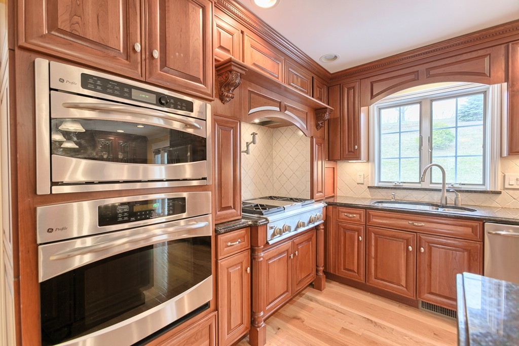 267 Boxford Road Haverhill, MA 01835 - Photo 3 of 30