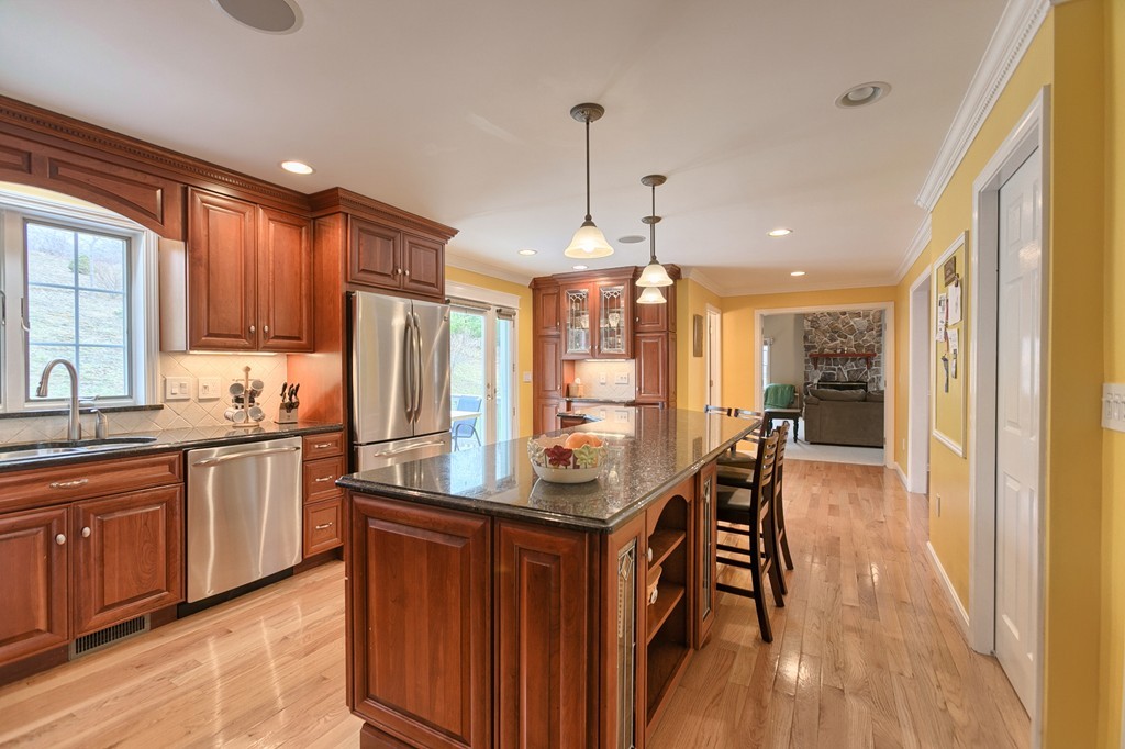 267 Boxford Road Haverhill, MA 01835 - Photo 4 of 30