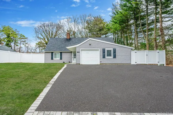 $725,000 | 157 Serpentine Lane, Islandia, NY 11749