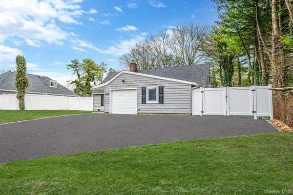 $725,000 | 157 Serpentine Lane, Islandia, NY 11749