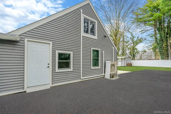$725,000 | 157 Serpentine Lane, Islandia, NY 11749