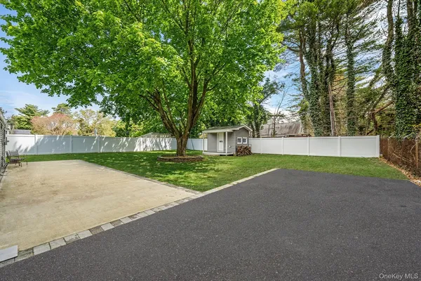 $725,000 | 157 Serpentine Lane, Islandia, NY 11749