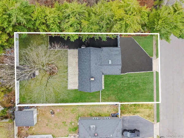 $725,000 | 157 Serpentine Lane, Islandia, NY 11749