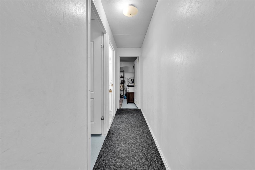 220 Country Side Court Springtown, TX 76082 - Photo 11 of 35