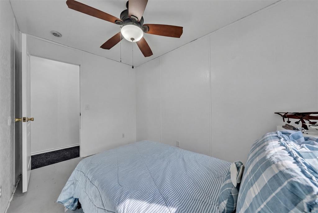 220 Country Side Court Springtown, TX 76082 - Photo 14 of 35