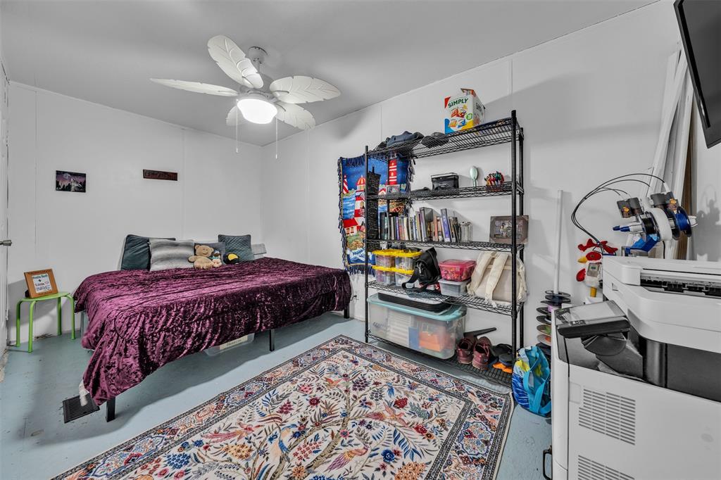 220 Country Side Court Springtown, TX 76082 - Photo 17 of 35