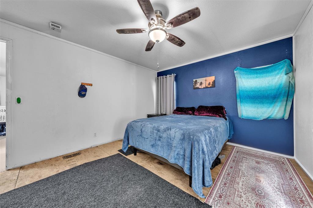 220 Country Side Court Springtown, TX 76082 - Photo 24 of 35