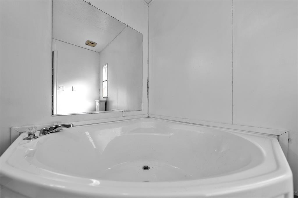 220 Country Side Court Springtown, TX 76082 - Photo 29 of 35