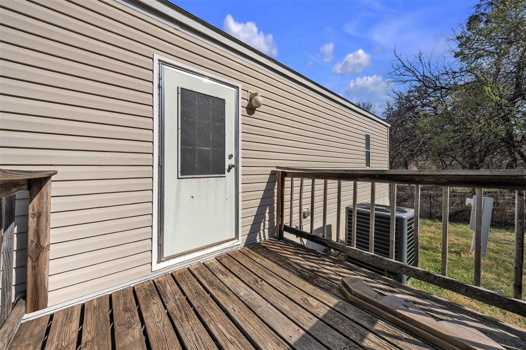 220 Country Side Court Springtown, TX 76082 - Photo 30 of 35