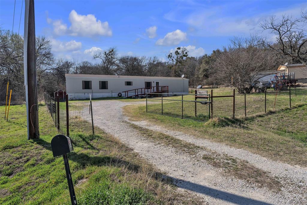 220 Country Side Court Springtown, TX 76082 - Photo 4 of 35