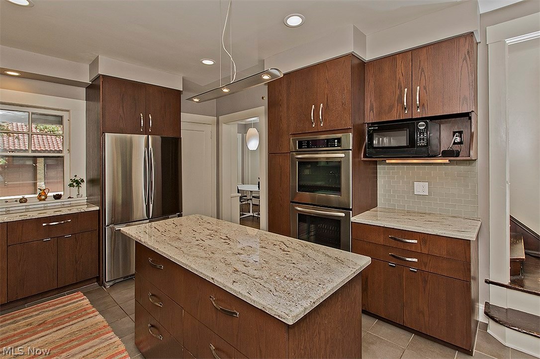 2733 Wicklow Road Cleveland, OH 44120 - Photo 15 of 35 Gallery Image 15