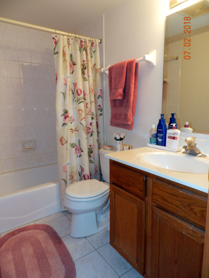 6810 Ridge Point Drive, Unit 12A Oak Forest, IL 60452 - Photo 18 of 25