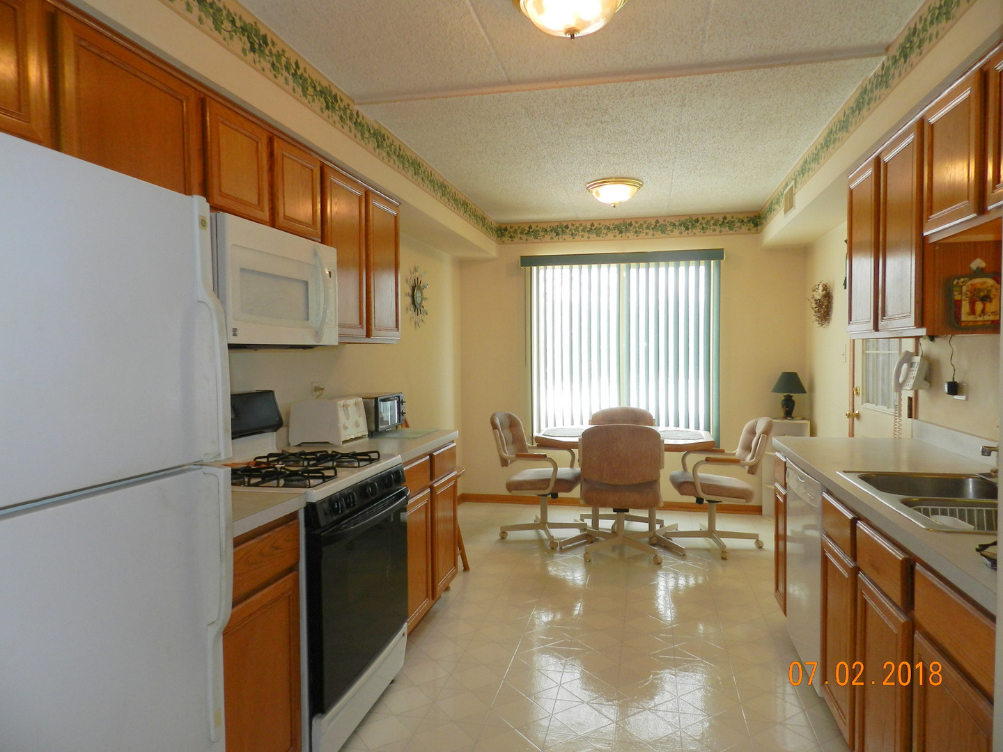 6810 Ridge Point Drive, Unit 12A Oak Forest, IL 60452 - Photo 6 of 25