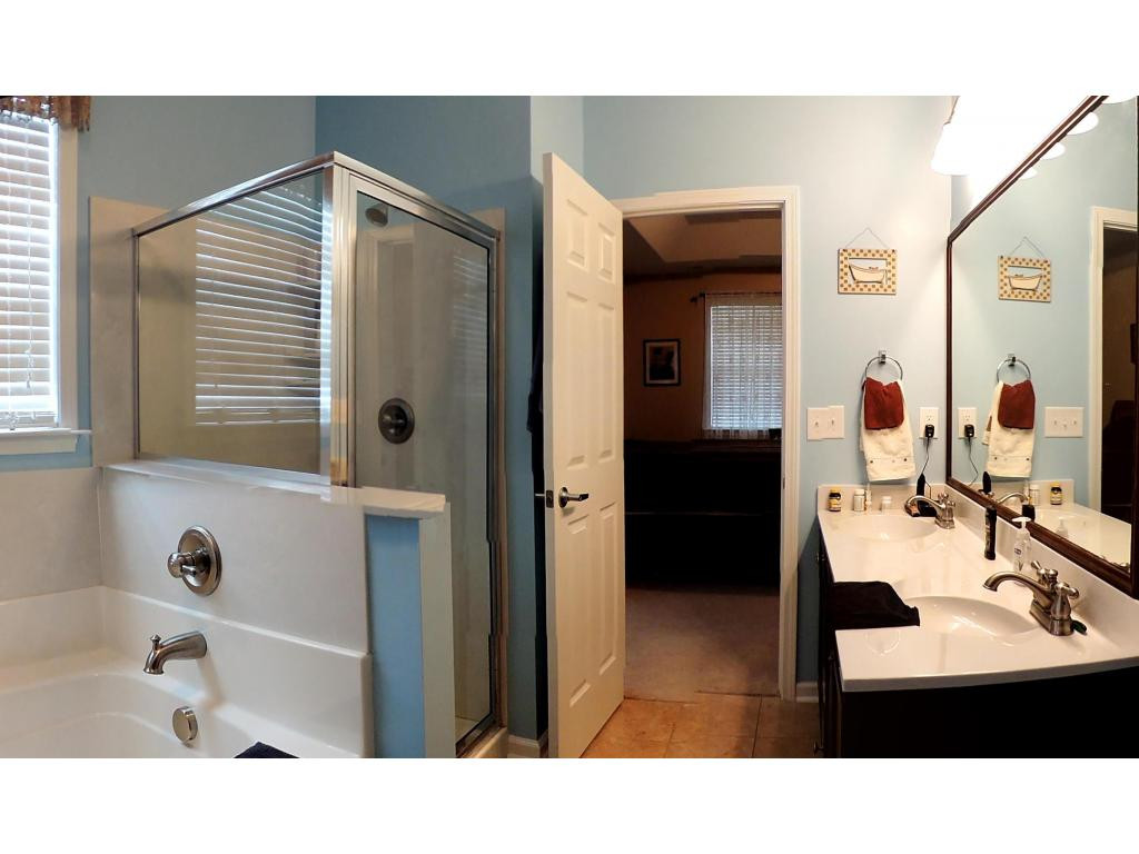 810 Hackney Road Johnson City, TN 37615 - Photo 10 of 24 Master En Suite